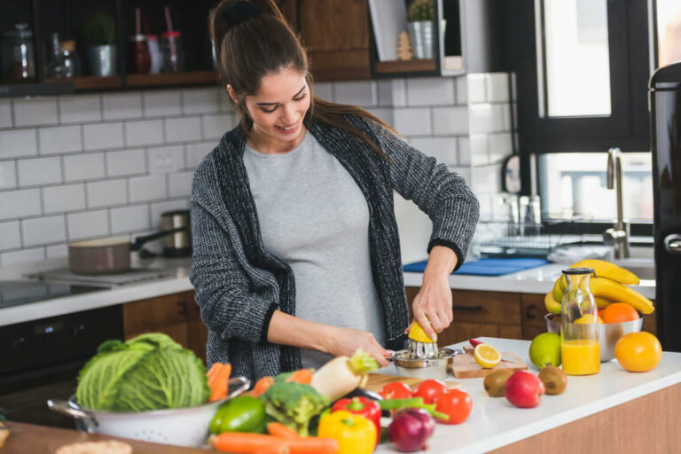 natural ways to promote healthy menstrual cycles: diet, exercise, and dietary supplements blog post